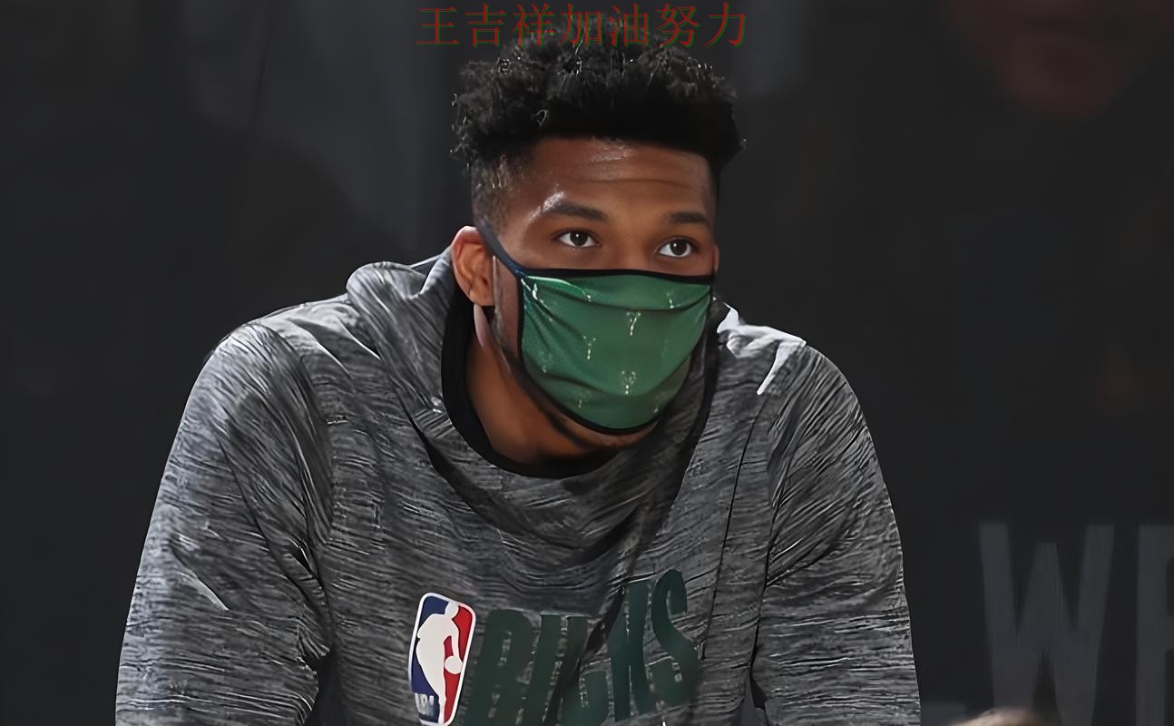 雄鹿在羽毛球公开赛中客场逆转拿下关键三分 引发球迷持续关注